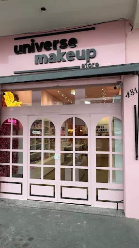 Foto 1 de Universe Makeup Store